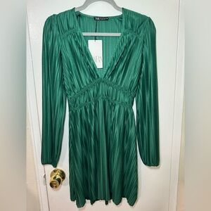 Zara green dress brand new.